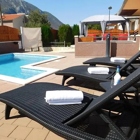 Jass Near Makarska 别墅 *